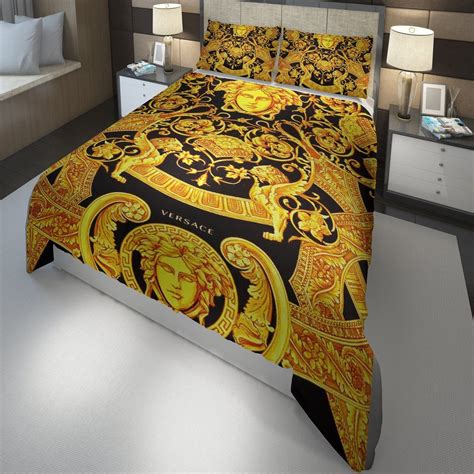 versace set da letto blu prezzo|Biancheria da letto da donna di Versace .